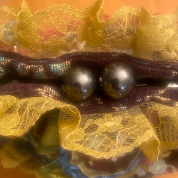 ❌❌SOLD❌❌ Vintage Grandma Carpet Bag Handmade Lace Tassels Flowers Gold Malon - Picture 7 of 16